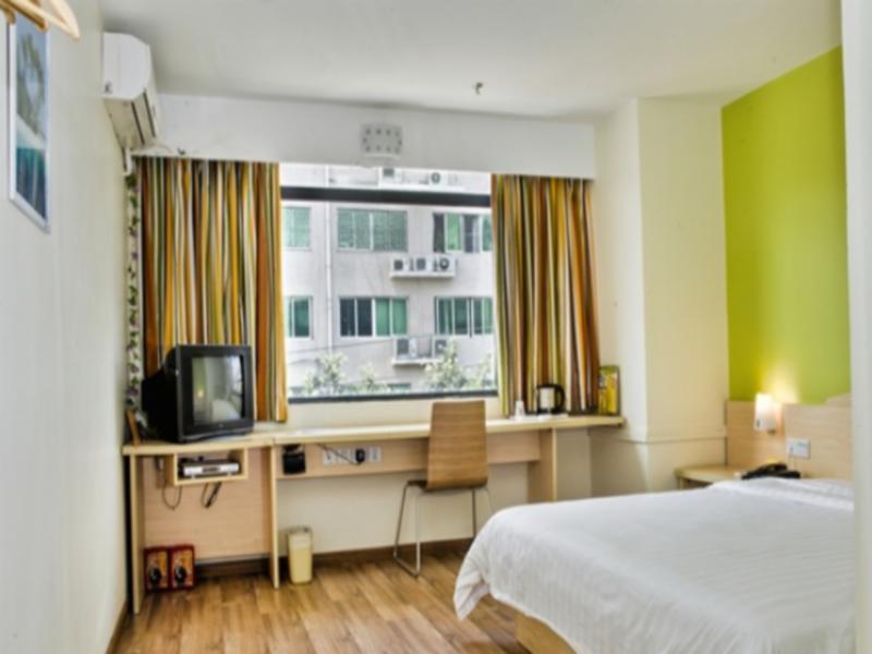 7Days Inn Guangzhou Gangding Longkou XI Road Bagian luar foto